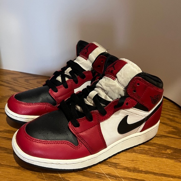 Jordan Mid 1 5Y - Picture 1 of 5